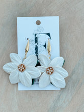 Load image into Gallery viewer, White Poinsettia