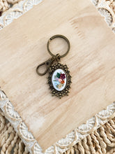 Load image into Gallery viewer, Floral Keychain