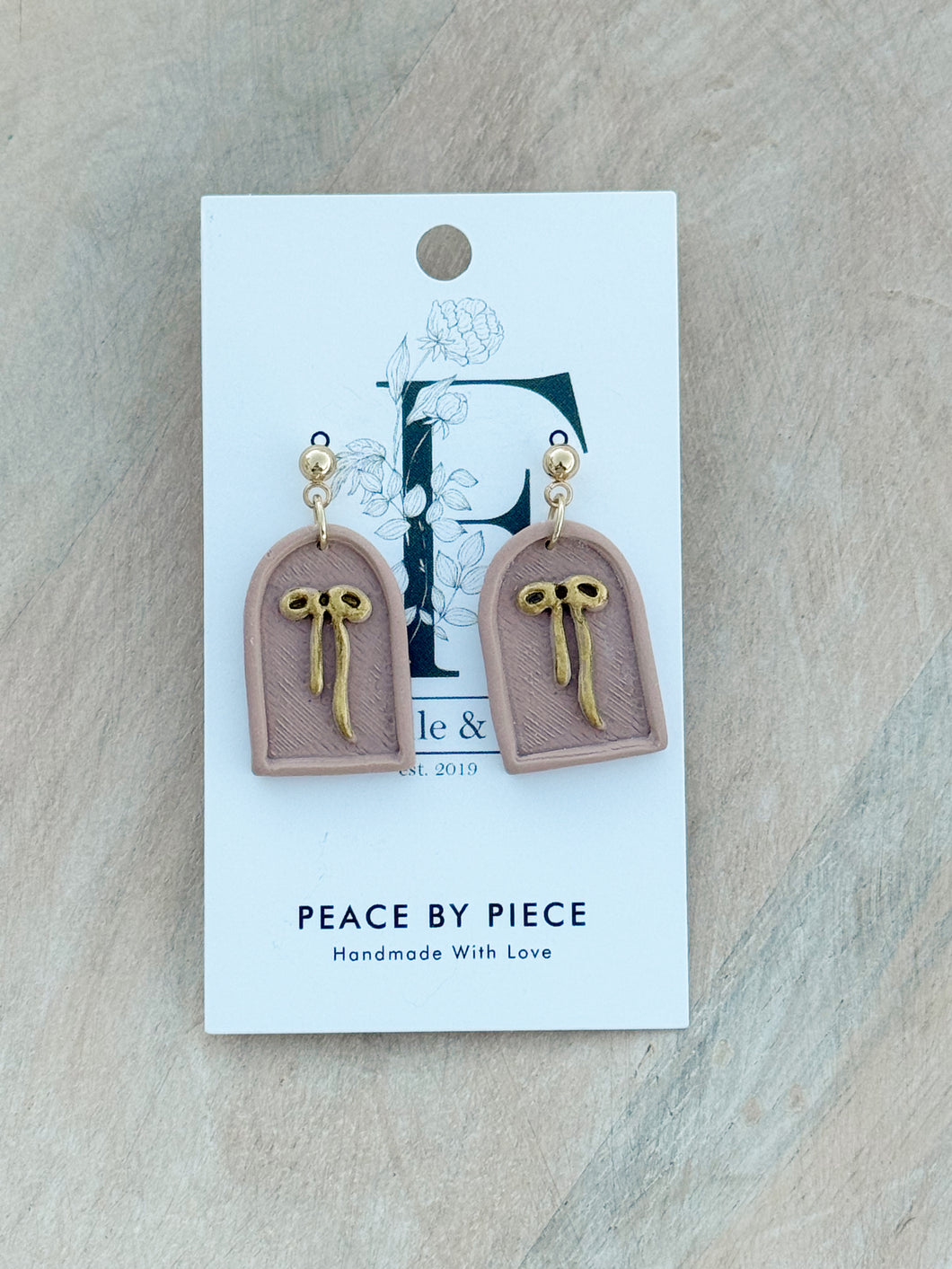 Mini Arch Embossed Bow Dangle